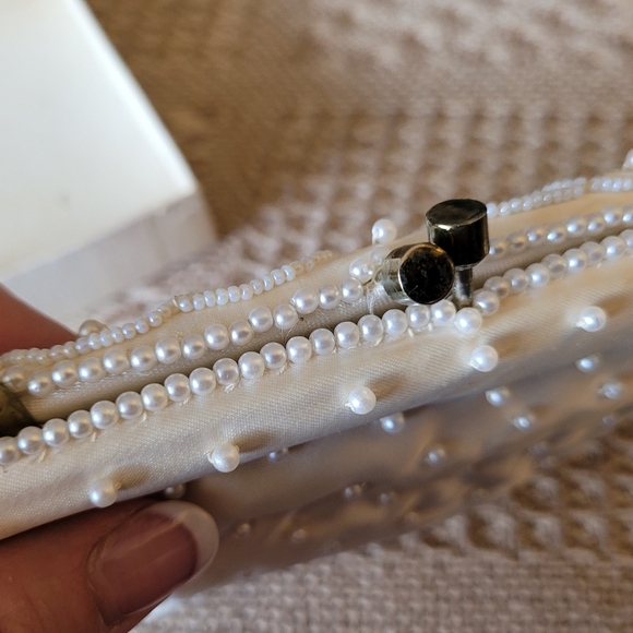 La Regale Clutch Evening Bag with Box Seed Pearl Beaded Floral Design Regency - Picture 15 of 16